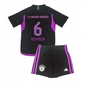 Lacne Dětský Futbalové dres Bayern Munich Joshua Kimmich #6 2023-24 Krátky Rukáv - Preč (+ trenírky)